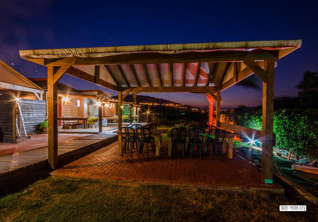 Avigail Guest House Yavneʼel Exteriör bild