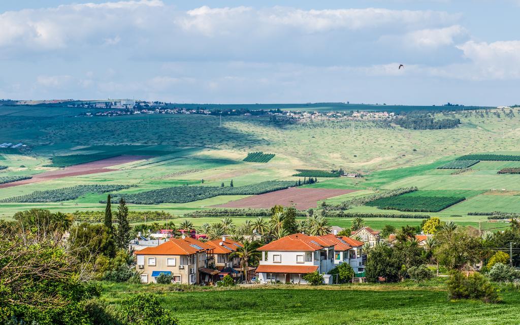 Avigail Guest House Yavneʼel Exteriör bild