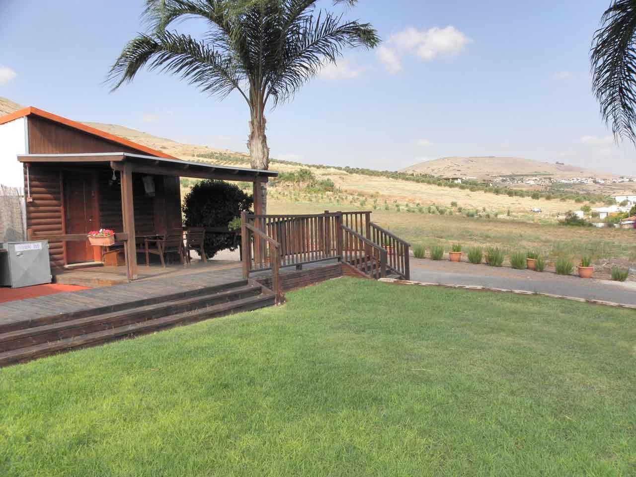 Avigail Guest House Yavneʼel Exteriör bild