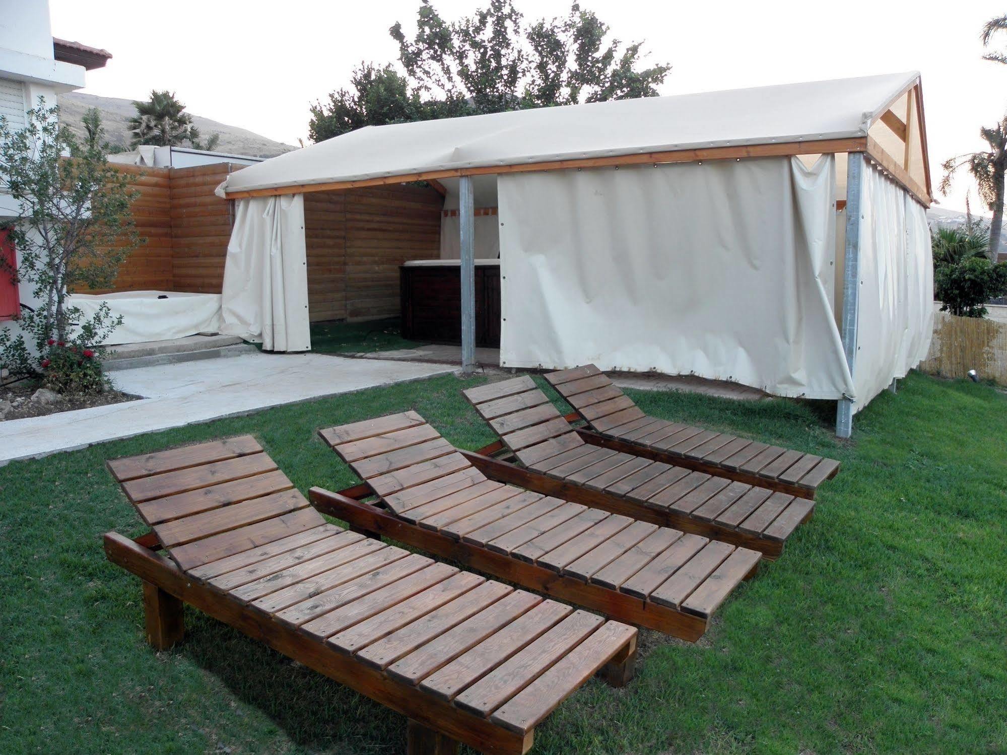 Avigail Guest House Yavneʼel Exteriör bild