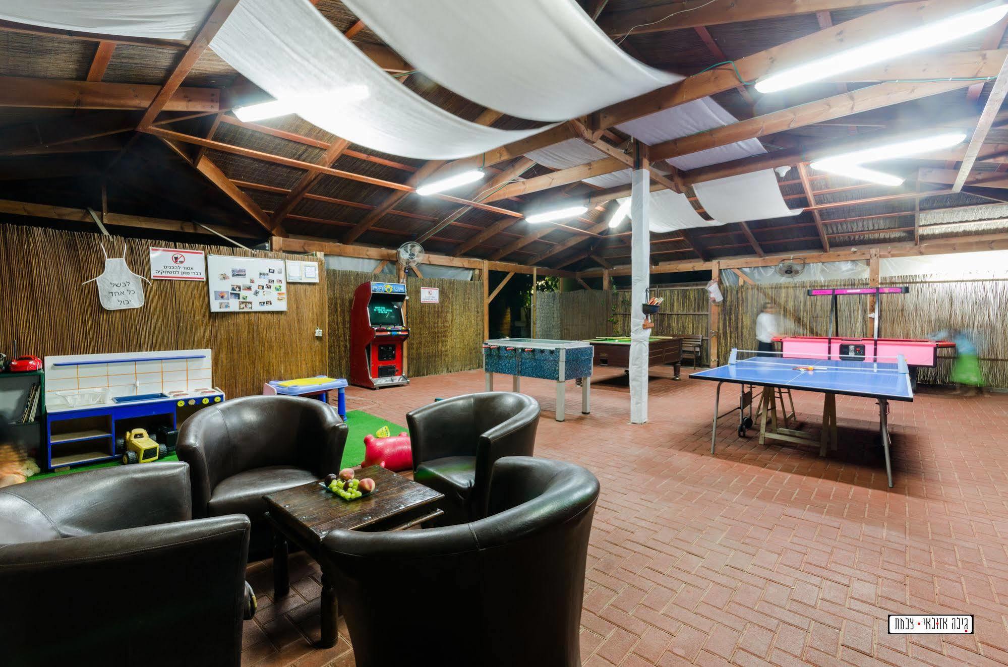 Avigail Guest House Yavneʼel Exteriör bild